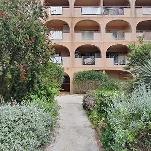 letoile-sous-les-pins-la-loge.fr-provencehotel.com/